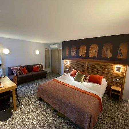 Hotel Logis - Le Christina Bourges Exterior foto