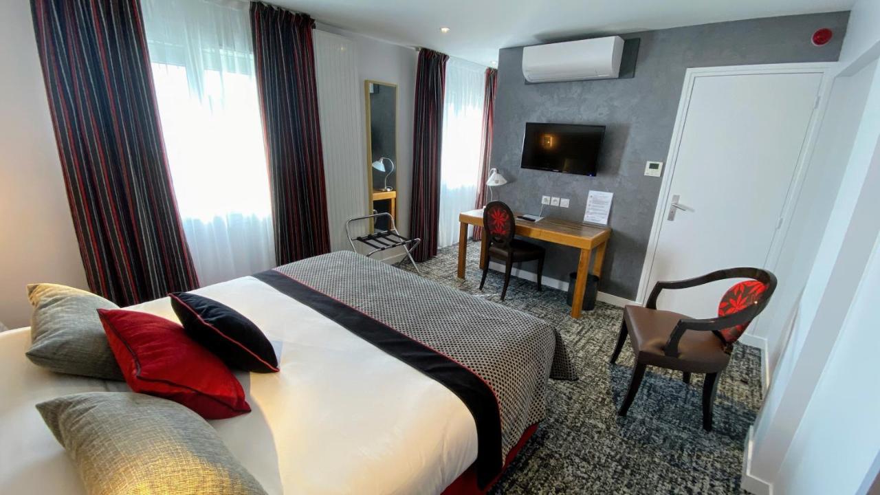 Hotel Logis - Le Christina Bourges Exterior foto