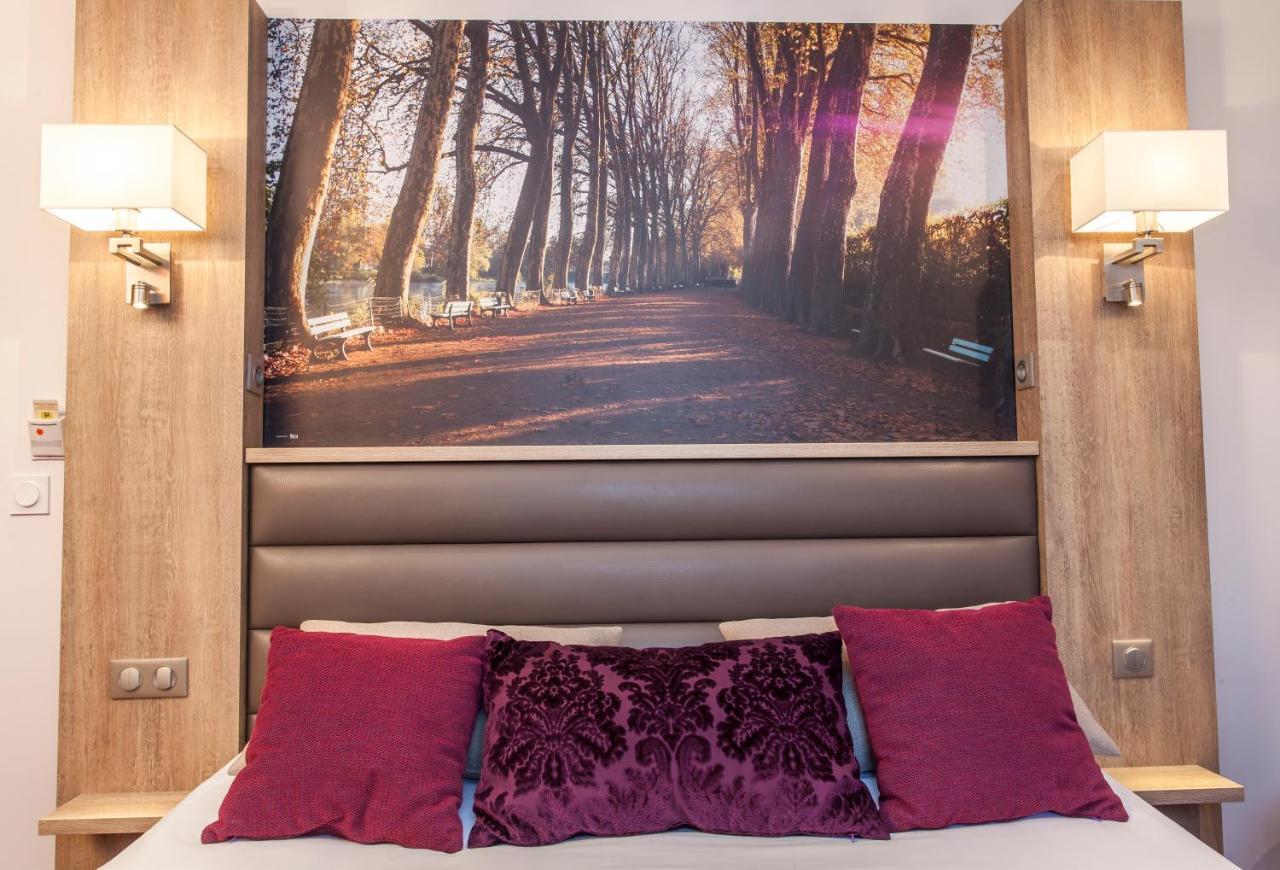 Hotel Logis - Le Christina Bourges Exterior foto